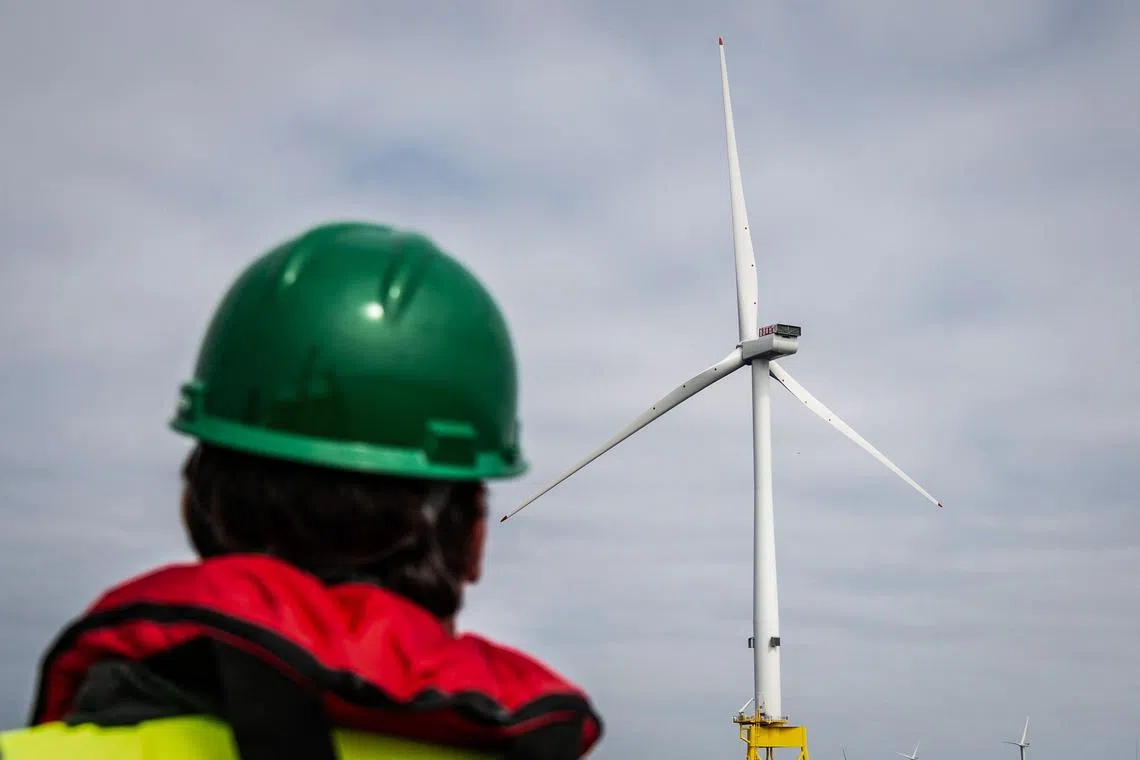 The number of green jobs slipped back by 3.5 per cent between 2018 and 2020 to 526,000.