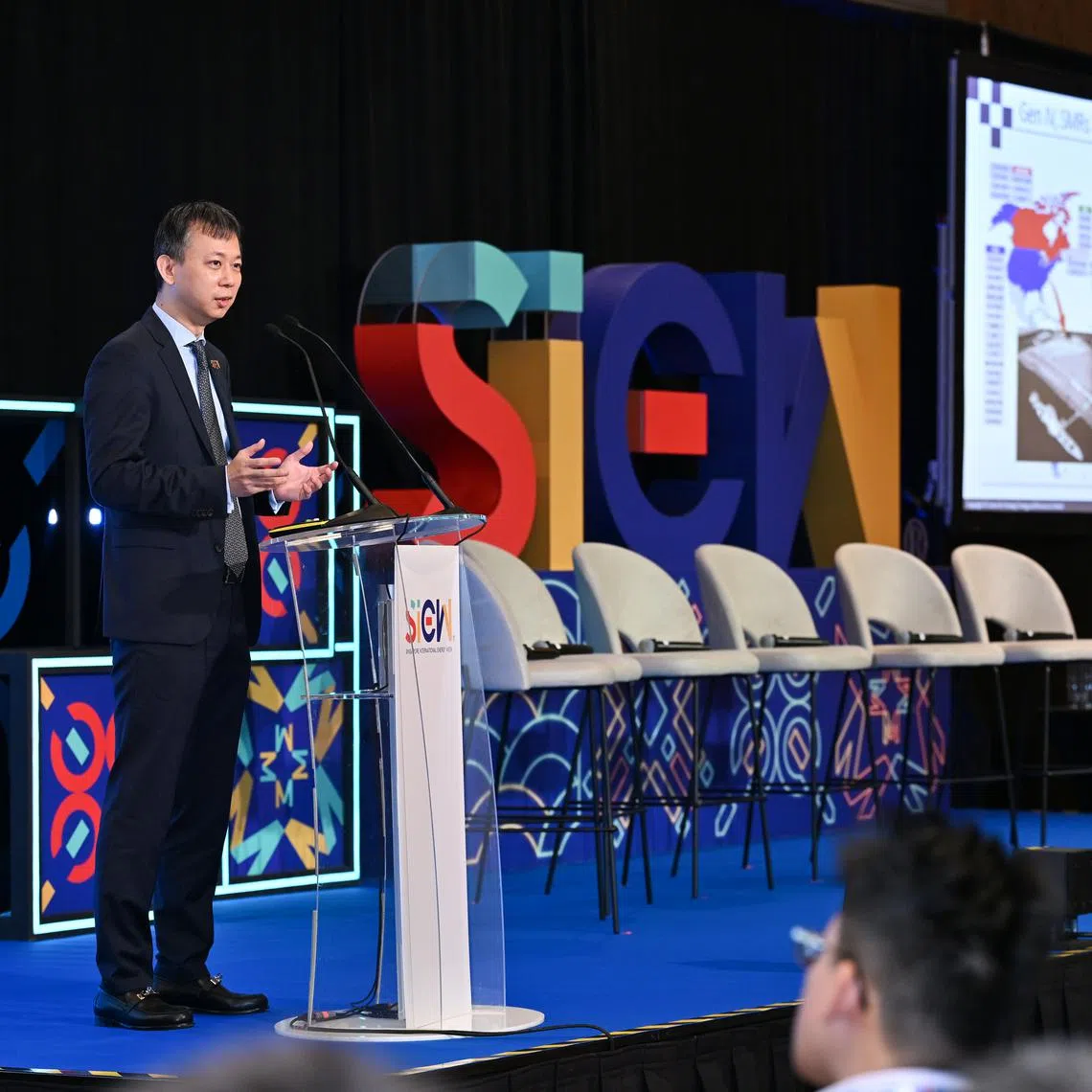 Dr Victor Nian, Founding Co-Chair, Centre for Strategic Energy and Resources, giving a overview of the ‘Nuclear Energy’s Role in Decarbonisation’ panel.