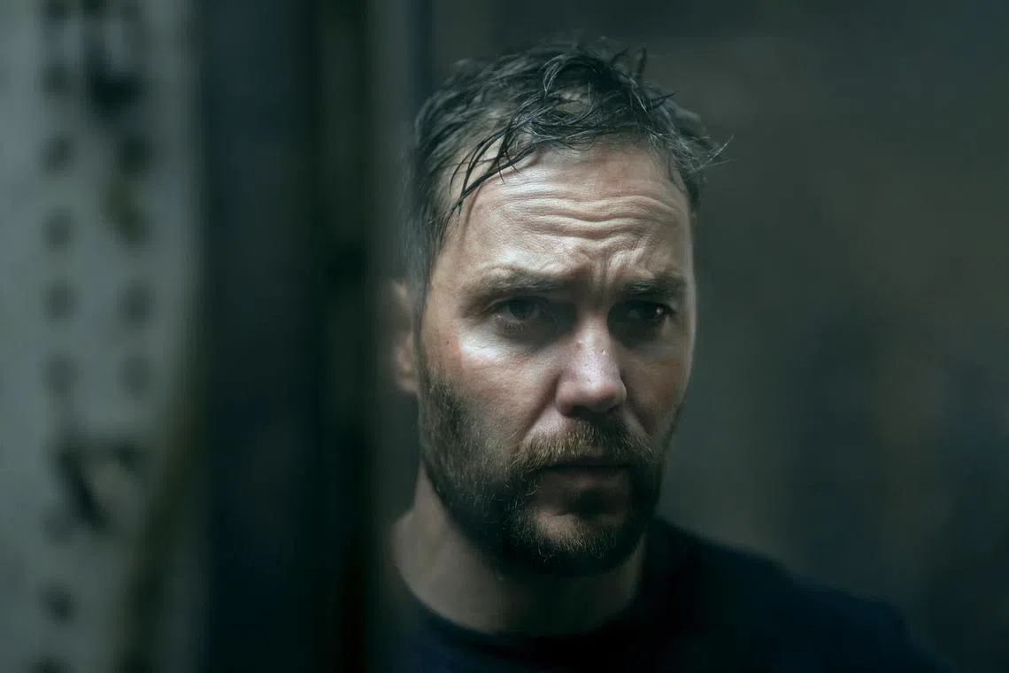 nytpain21 - Taylor Kitsch in Painkiller



Source/copyright: Netflix