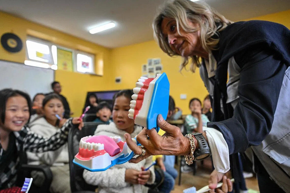Misheel Kids Foundation founder Gabriella Schmidt-Corsitto, a dental hygienist, teaching children in Ulaanbaatar about oral hygiene.