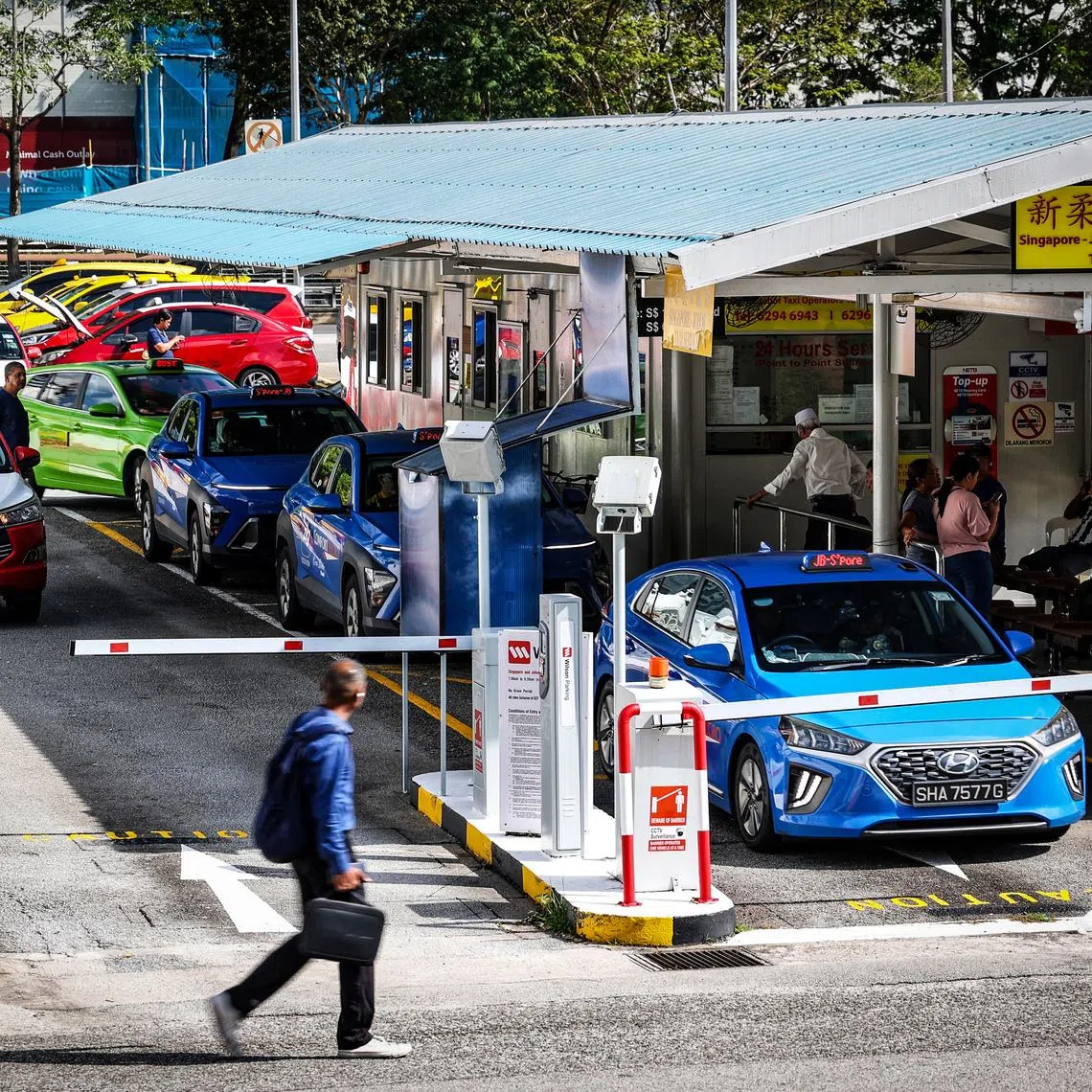 Through a Grab app feature, travellers can book cross-border rides to any destination in Johor Bahru, Iskandar Puteri, Forest City, Kulai and Senai at least 12 hours in advance.
