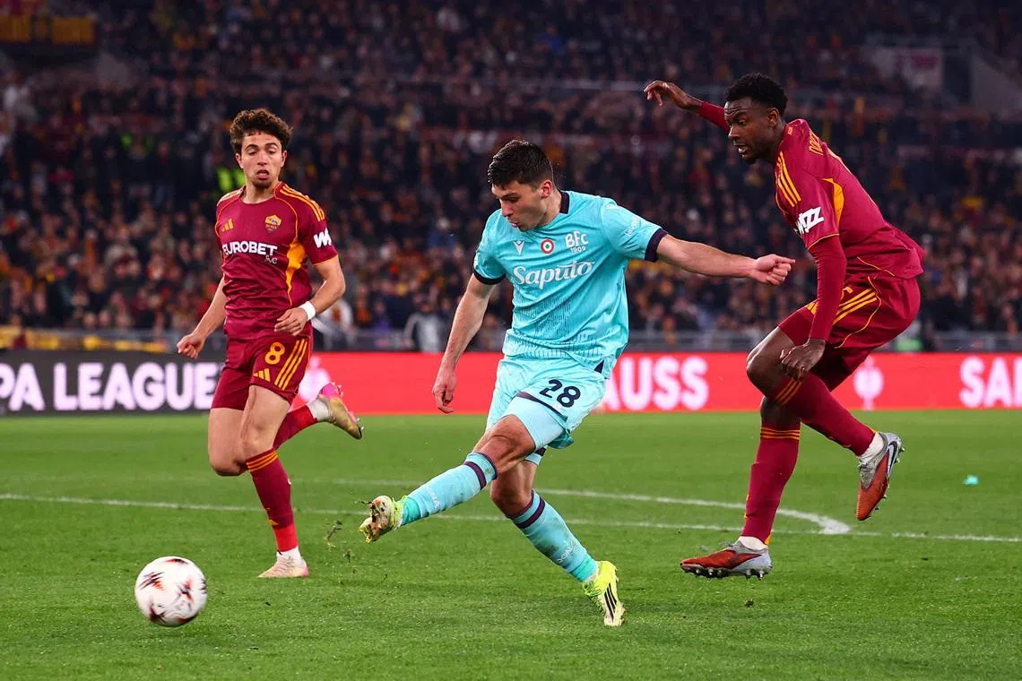 Soccer Football - UEFA Europa League - Round of 16 - Second Leg - AS Roma v Bologna - Stadio Olimpico, Rome, Italy - March 19, 2026 Bologna's Nicolo Cambiaghi scores their fourth goal REUTERS/Guglielmo Mangiapane