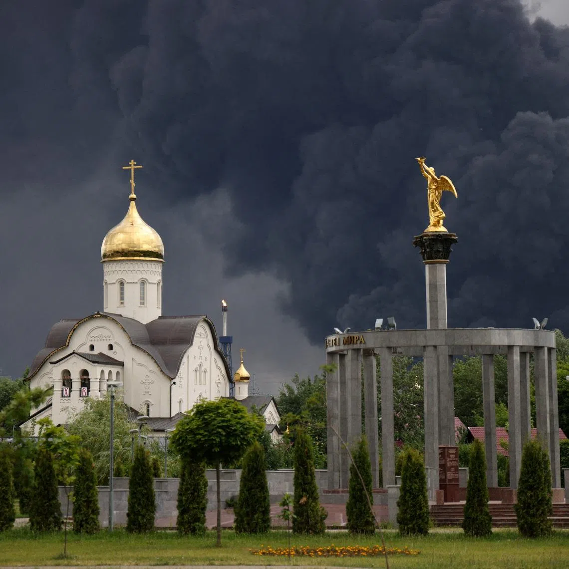 Smoke rises from an oil refinery following a Ukrainian drone attack in the course of Russia-Ukraine conflict, in Moscow, Russia, June 18, 2026, in this picture obtained from social media. SOCIAL MEDIA/via REUTERS