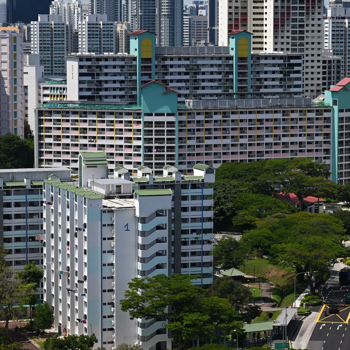 ST20250923_202596400993 Kua Chee Siong/ pixgeneric/ Generic pix of HDB housing in Toa Payoh on Sep 23, 2025, for the Parliament debate on lease decay for ageing HDB flats. The Government will focus its efforts on the Voluntary Early Redevelopment Scheme (Vers), with the aim of rolling it out to a few sites in the first half of the 2030s. Vers will let home owners of selected precincts that are aged about 70 and up choose if they want their homes to be acquired by the Government for redevelopment before their leases run out.