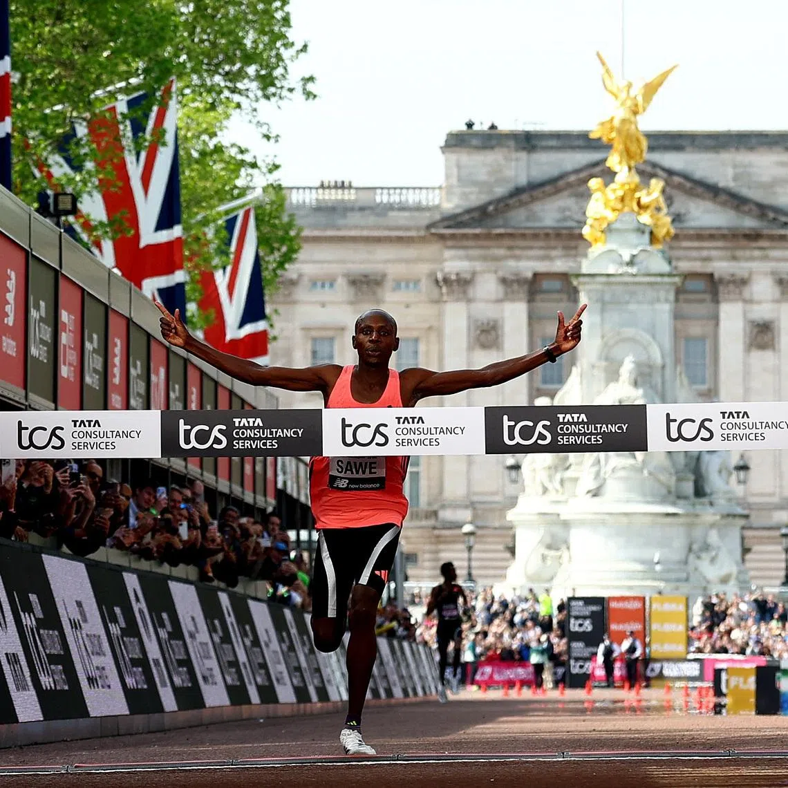 Athletics - London Marathon - London, Britain - April 26, 2026 Kenya's Sabastian Sawe crosses the finish line to win the men's elite race REUTERS/Matthew Childs