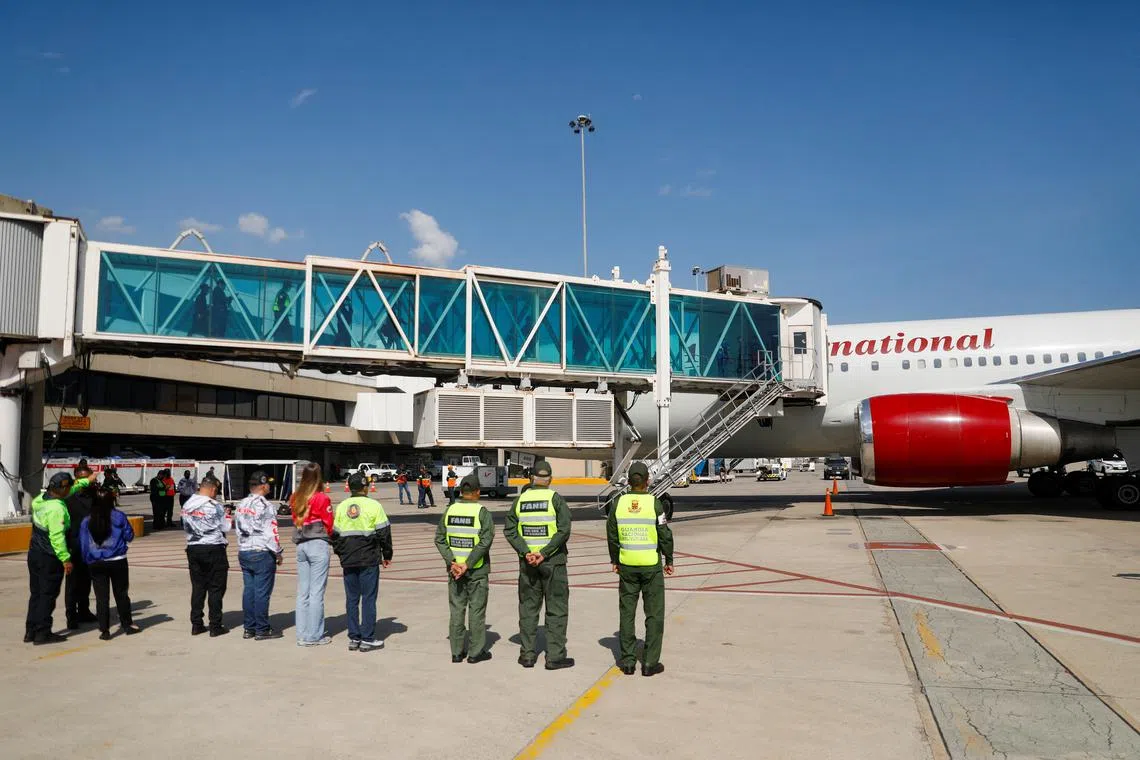 Venezuelan migrants arrive after being deported from U.S., at Simon Bolivar International Airport, in Maiquetia, Venezuela June 17, 2025. REUTERS/Leonardo Fernandez Viloria/File Photo