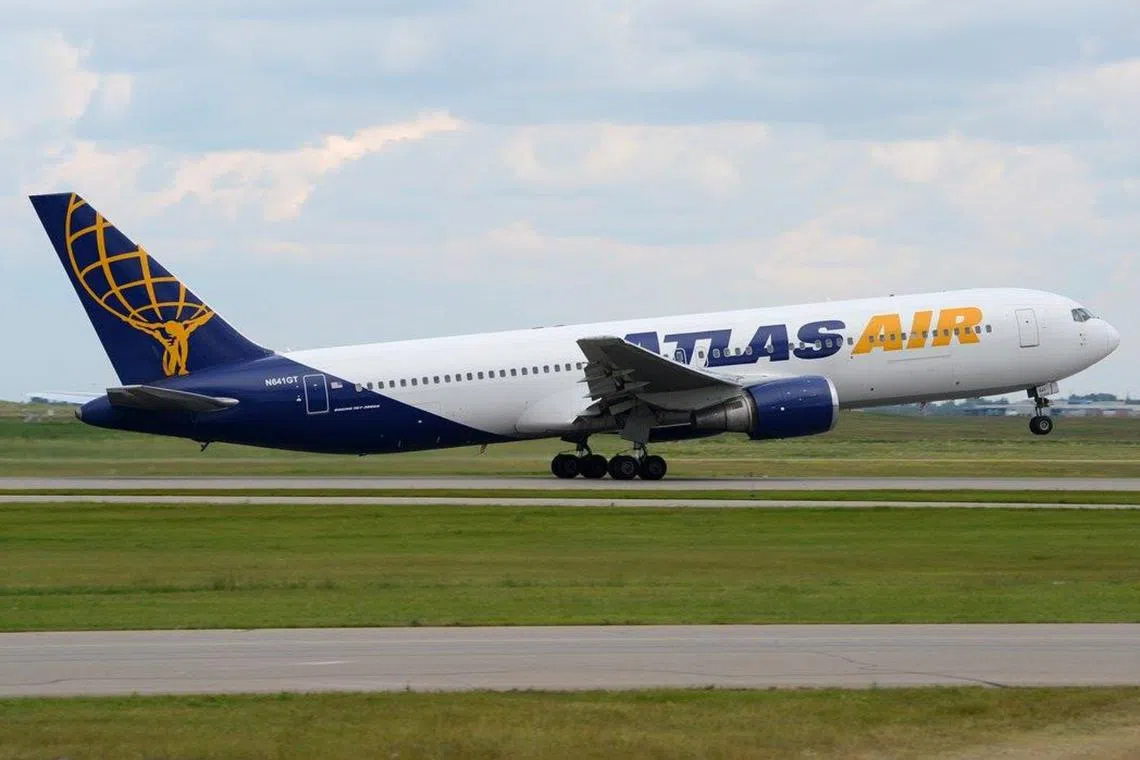 An Atlas Air Boeing 747 cargo jet en route to Los Angeles turned back to Narita for an emergency landing after the problem became apparent at 1.10 am.