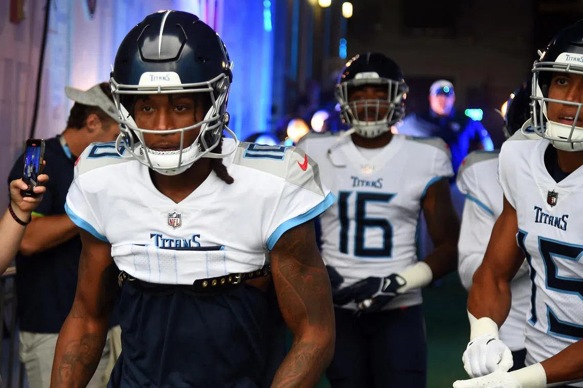 FILE PHOTO: Sep 17, 2023; Nashville, Tennessee, USA; Tennessee Titans wide receiver DeAndre Hopkins (10) takes the field before the game against the Los Angeles Chargers at Nissan Stadium. Mandatory Credit: Christopher Hanewinckel-USA TODAY Sports/File Photo