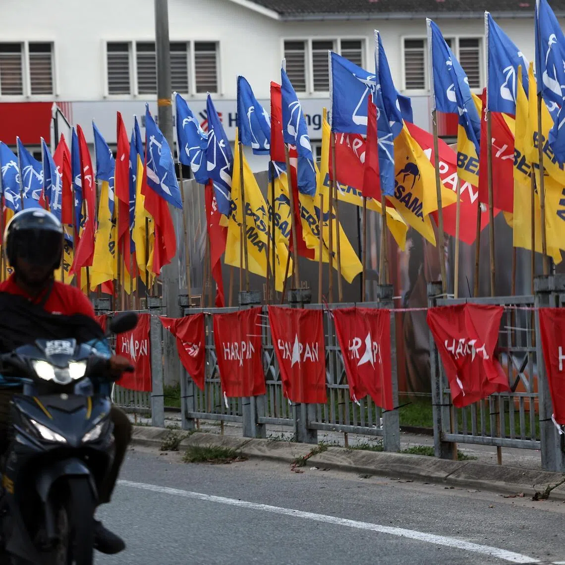 Malaysia’s main political coalitions found themselves facing attacks from within instead amid campaigning for Johor election.
