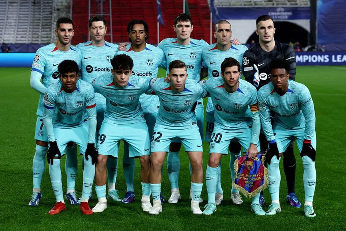 Soccer Football - Champions League - Group H - Royal Antwerp v FC Barcelona - Bosuilstadion, Antwerp, Belgium - December 13, 2023 FC Barcelona players pose for a team group photo before the match REUTERS/Yves Herman/File Photo