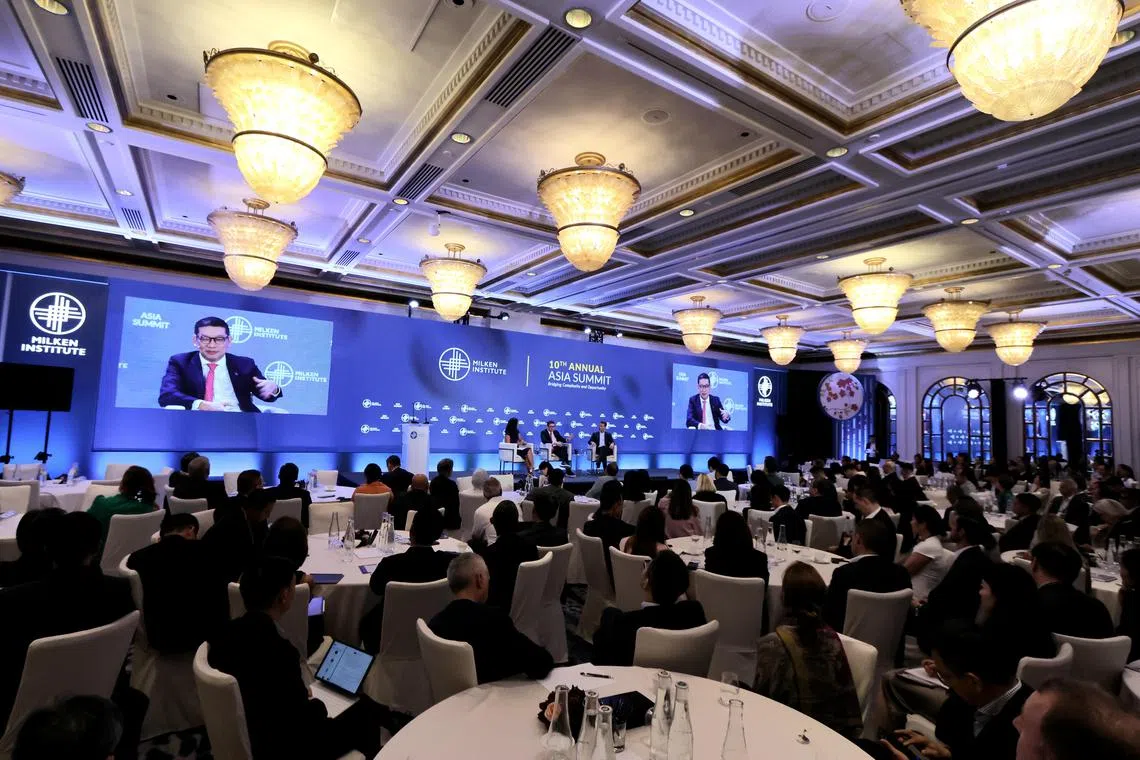 CMG20230913-NeohKL01 梁麒麟/吕爱丽/ 10th Milken Institute Asia Summit: Global Investment Outlook [Four Season Hotel]

(Panelist (from left) :
Moderator, Ms Haslinda Amin
Anchor and Chief International Correspondent for Southeast Asia, Bloomberg, 
Mr Lim Chow Kiat
CEO, GIC,
Mr Steffen Meister
Partner, Executive Chairman of the Board of Directors, Partners Group.)
