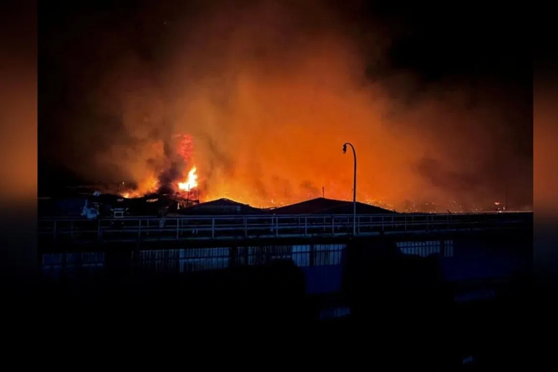 Massive blaze razes 200 homes in Sabah water village