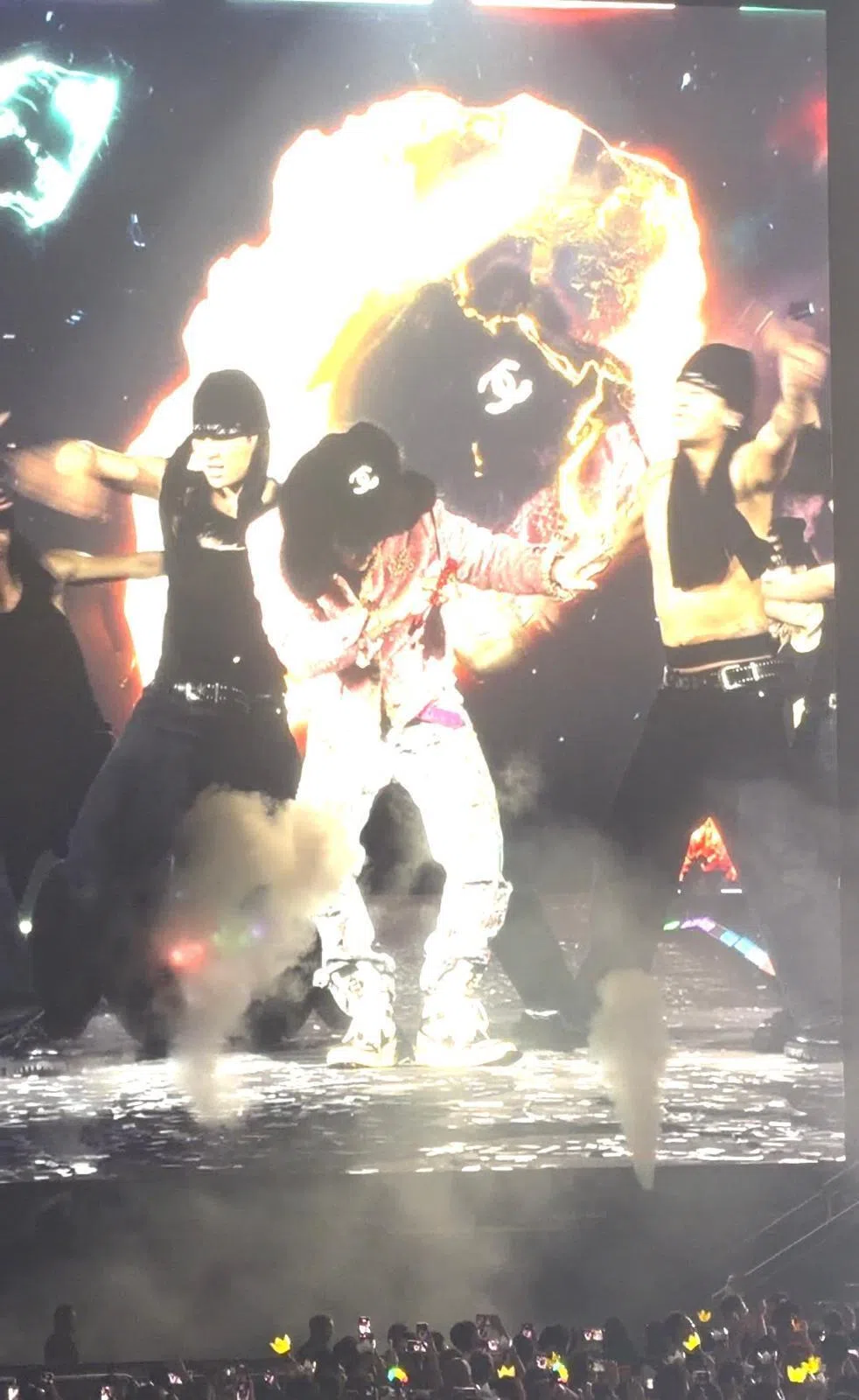G-Dragon was clearly a crowd favourite, commanding attention with his wacky antics and effortlessly cool persona.