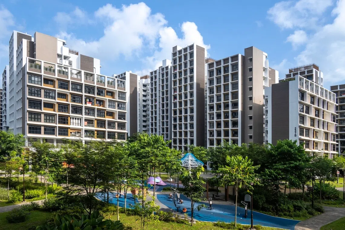 Garden Vines @ Tengah features interconnected garden spaces and green pockets designed to bring residents closer to nature.