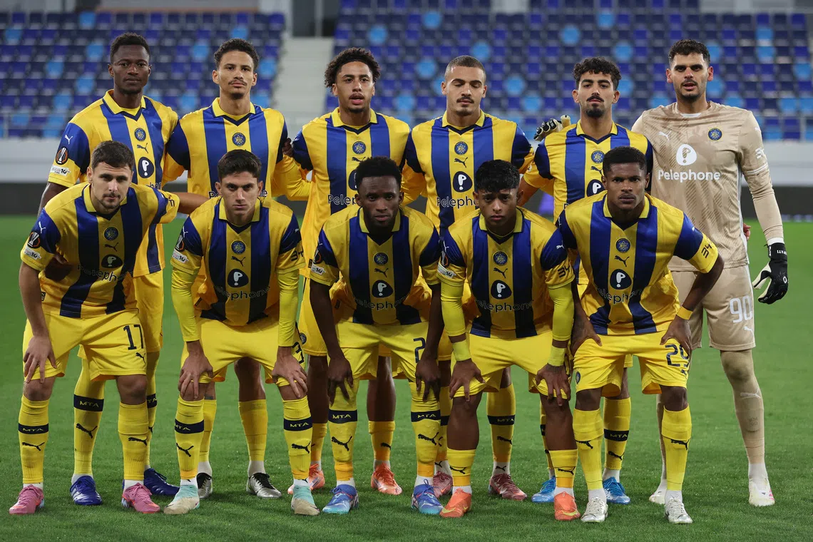 Soccer Football - UEFA Europa League - Maccabi Tel Aviv v GNK Dinamo Zagreb - TSC Arena, Topola, Serbia - October 2, 2025 Maccabi Tel Aviv players pose for a team group photo before the match. REUTERS/Zorana Jevtic