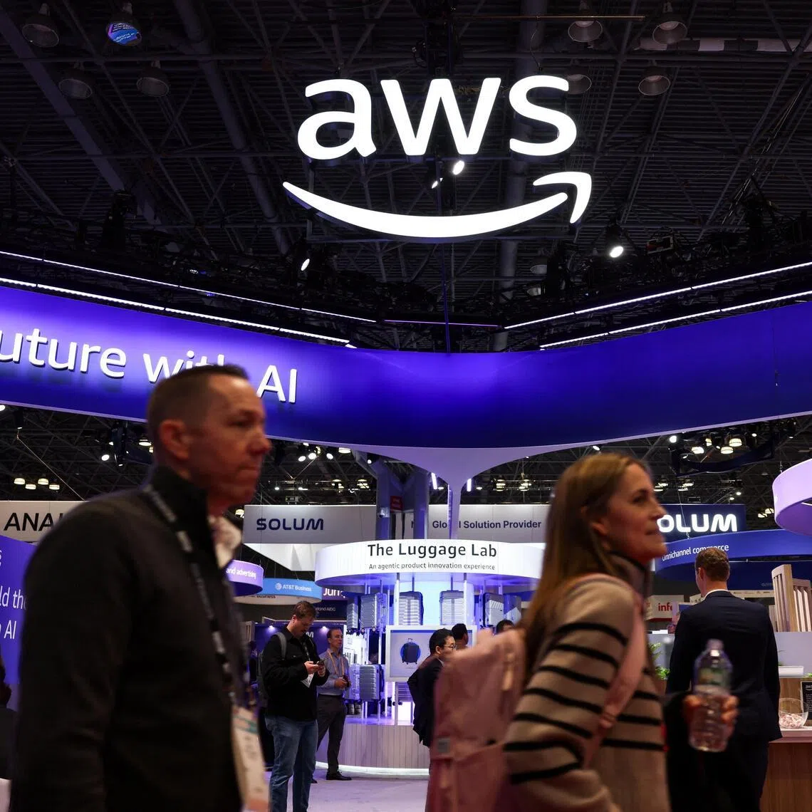 Amazon’s cloud computing business helped the online retailer push ahead of Walmart.