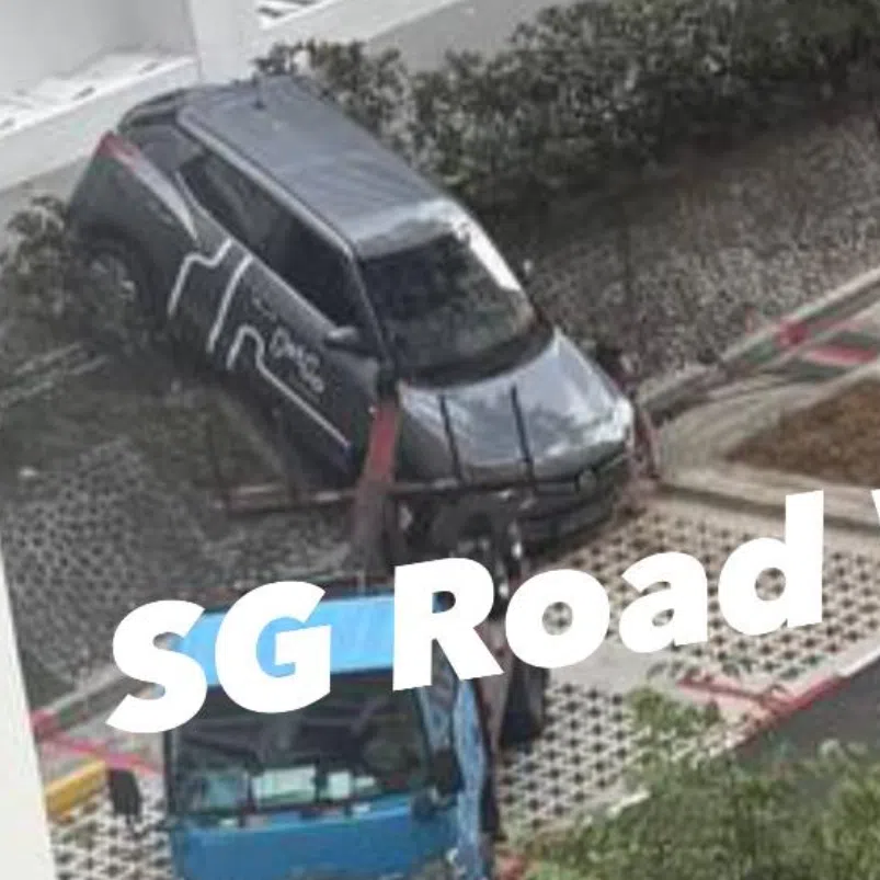 In a video of the incident uploaded online, the GetGo car is seen with a part of its right front wheel attached to a tow truck. 