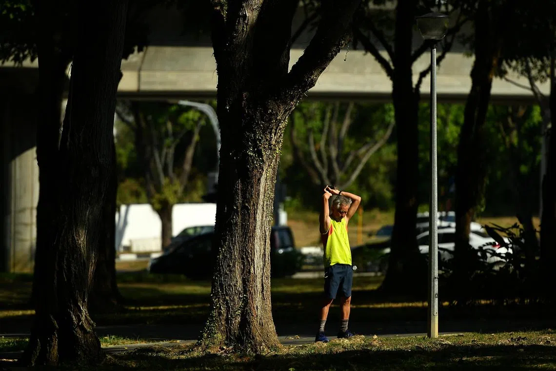 ST20210302-202107280847-Lim Yaohui-pixgeneric/
Elderly doing exercise at Sun Plaza Park on Mar 02, 2021.
Can be used for stories on old age, elderly, money, CPF, budget, healthcare, health, population, ageing and home.
(ST PHOTO: LIM YAOHUI)