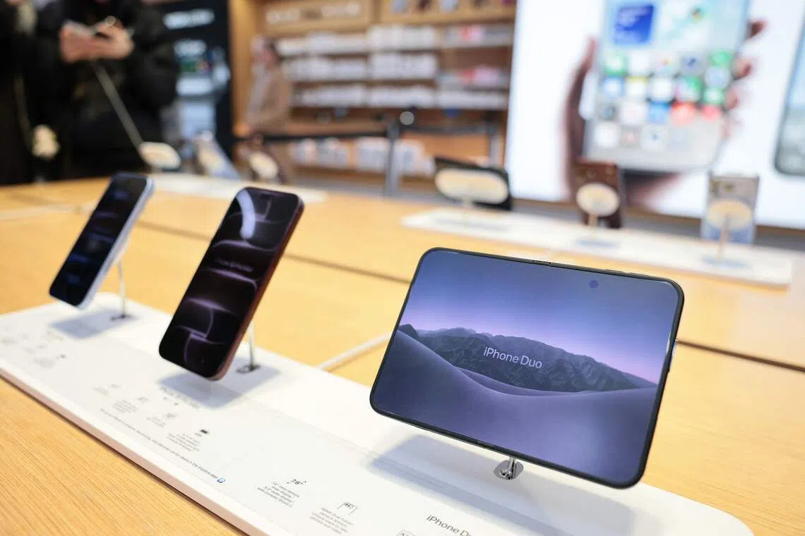 Apple’s iPhone Maker Confident of Meeting Surge in Duo Demand