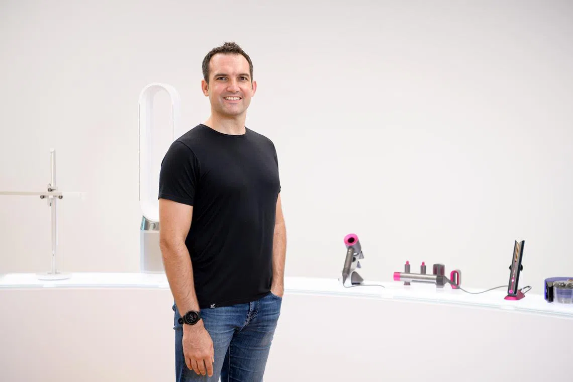 ctdyson - Dyson chief technology officer John Churchill



Credit: DYSON