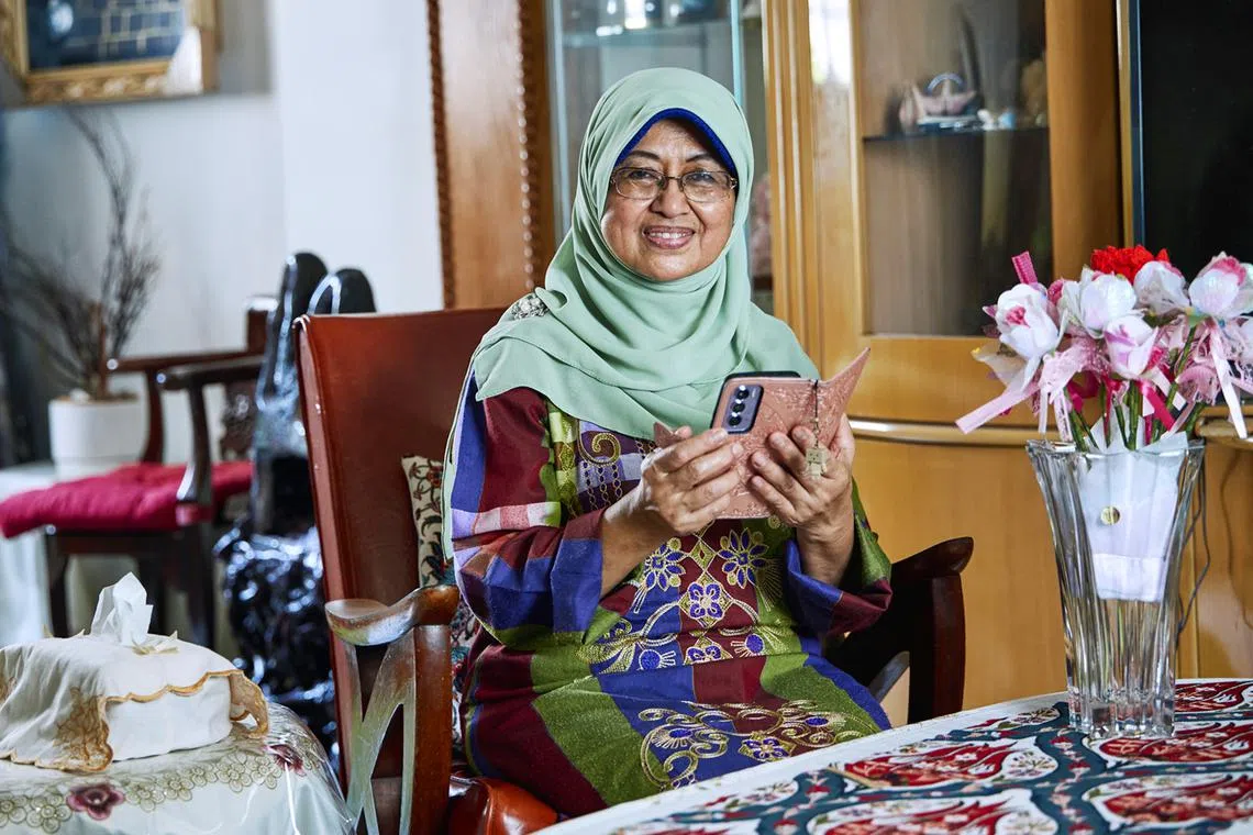 Rahimah Salimah making new friends in the community through volunteering