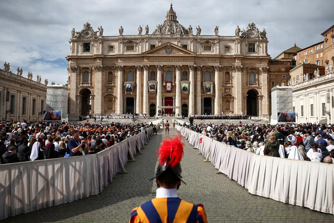 FILE PHOTO: A Swiss Guard stands on the day Pope Francis attends a mass to canonise fourteen new saints including Spanish Father Manuel Ruiz Lopez in St. Peter's Square at the Vatican, October 20, 2024. REUTERS/Guglielmo Mangiapane/File Photo