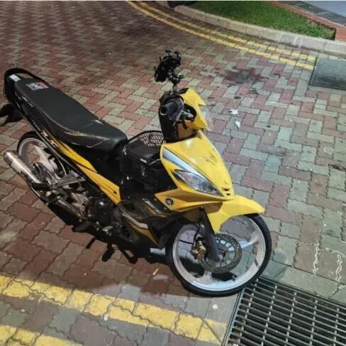 Two 16-year-old boys were found taking turns to ride a deregistered motorcycle without a valid driving licence along Bukit Batok West Avenue 5 on Feb 8.