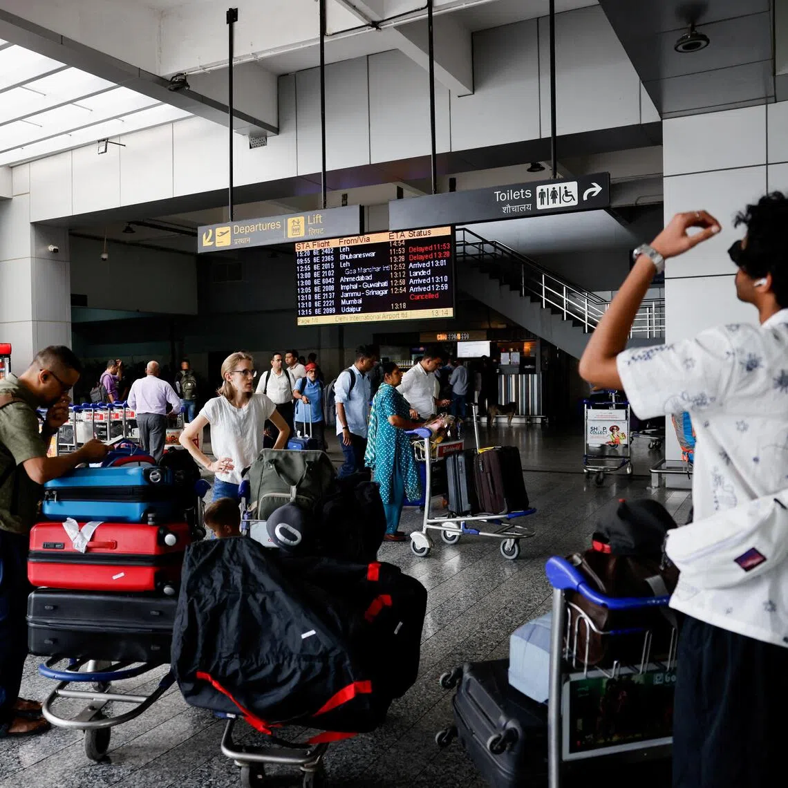 A malfunction in the system used to generate flight plans led to hundreds of flights being delayed.