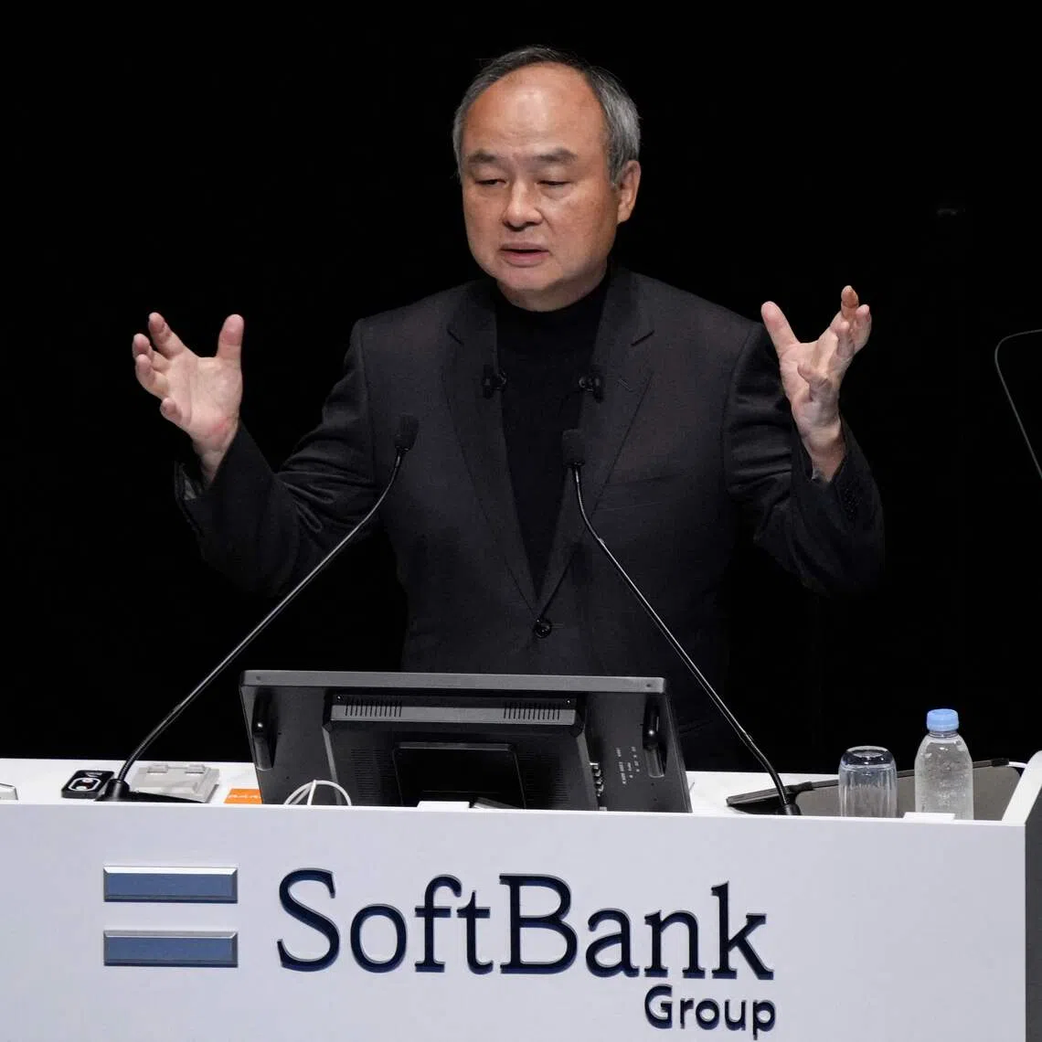 SoftBank Group will  lay off staff at its Vision Fund team globally as it shifts resources to founder Masayoshi Son’s large-scale SI bets in the US.