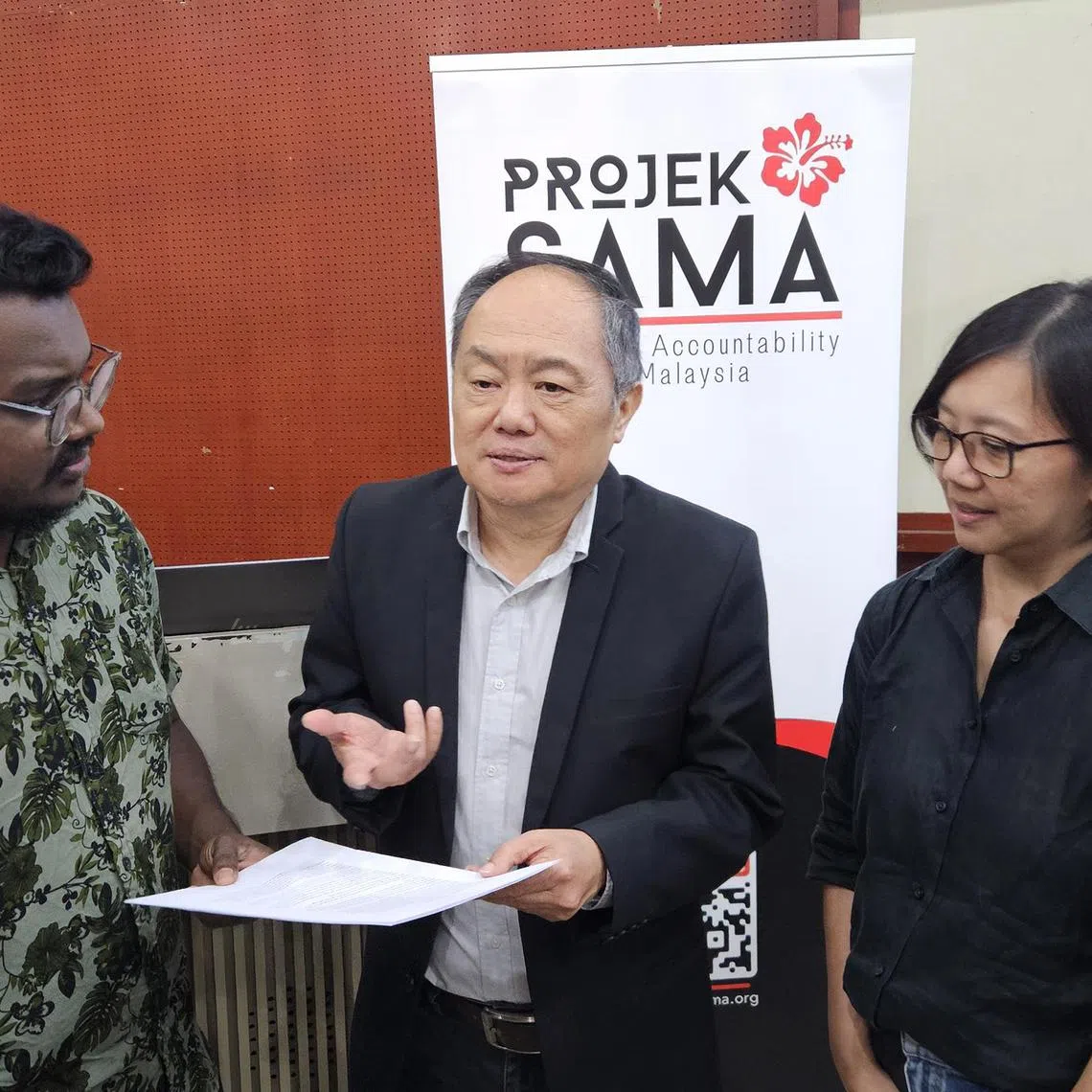 whnajib - In conjunction with the 7th anniversary of 2018 general election that saw the downfall of Barisan Nasional government, Projeck SAMA spokeman Thomas Fann presented a survey that show 57.8 percent respondents disagreed Najib's pardon. ST 

Photo/ Lu Wei Hoong