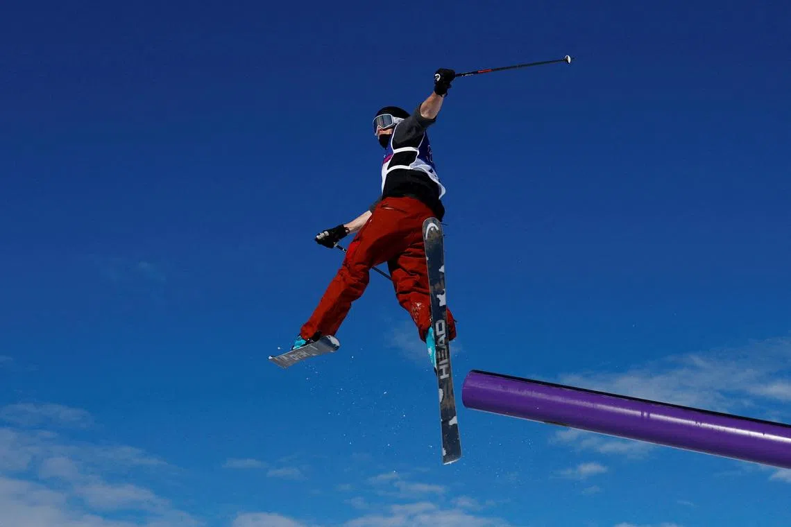 Milano Cortina 2026 Olympics - Freestyle Skiing - Men's Freeski Slopestyle Qualification - Livigno Snow Park, Livigno, Italy - February 07, 2026. Evan McEachran of Canada in action during his first run of the Men's Freeski Slopestyle REUTERS/Marko Djurica