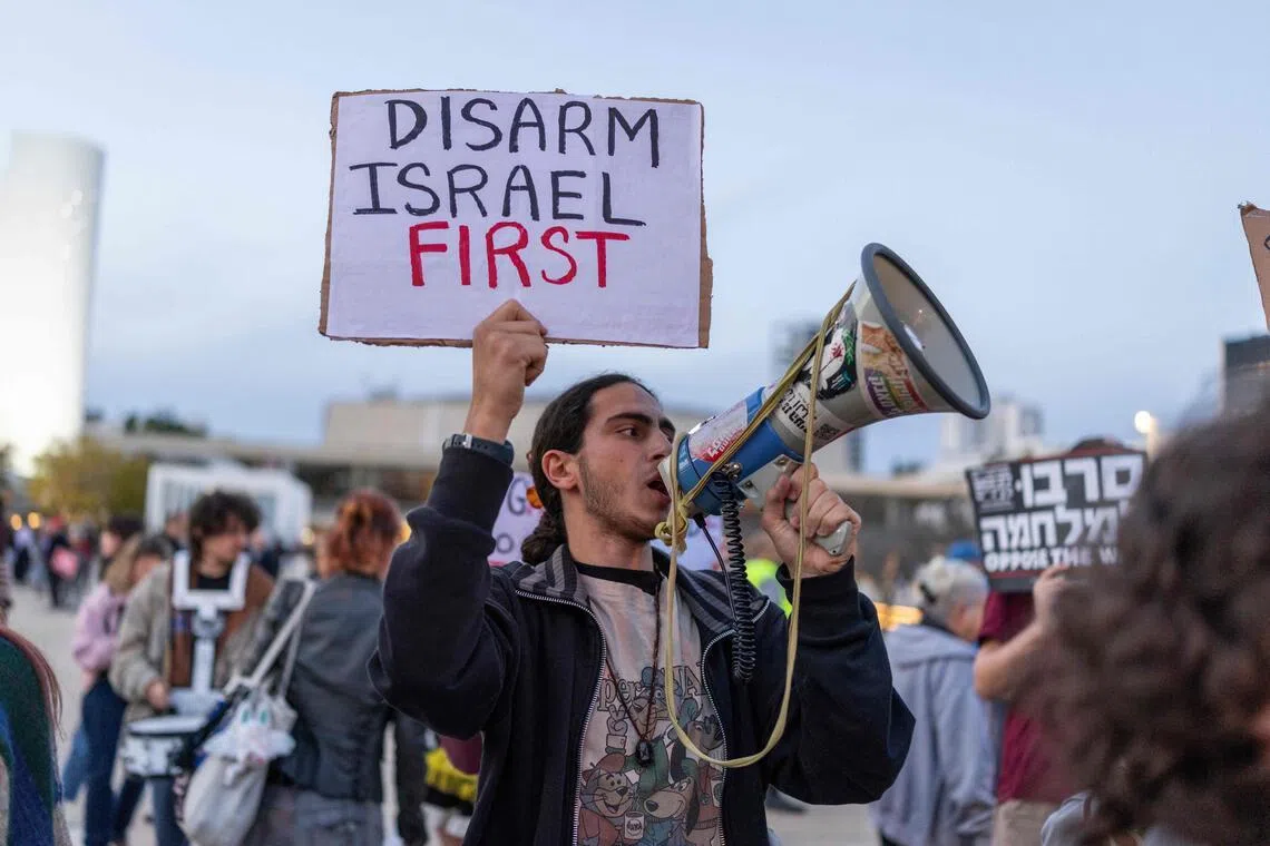 Hundreds of Israelis protest against war, clash with police