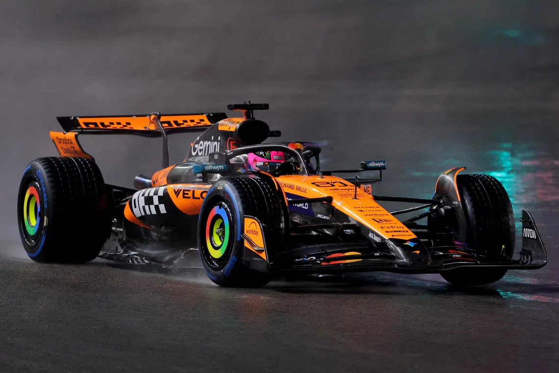 Formula One F1 - Las Vegas Grand Prix - Las Vegas Strip Circuit, Las Vegas, Nevada, United States - November 21, 2025 McLaren's Oscar Piastri during qualifying REUTERS/Daniel Cole