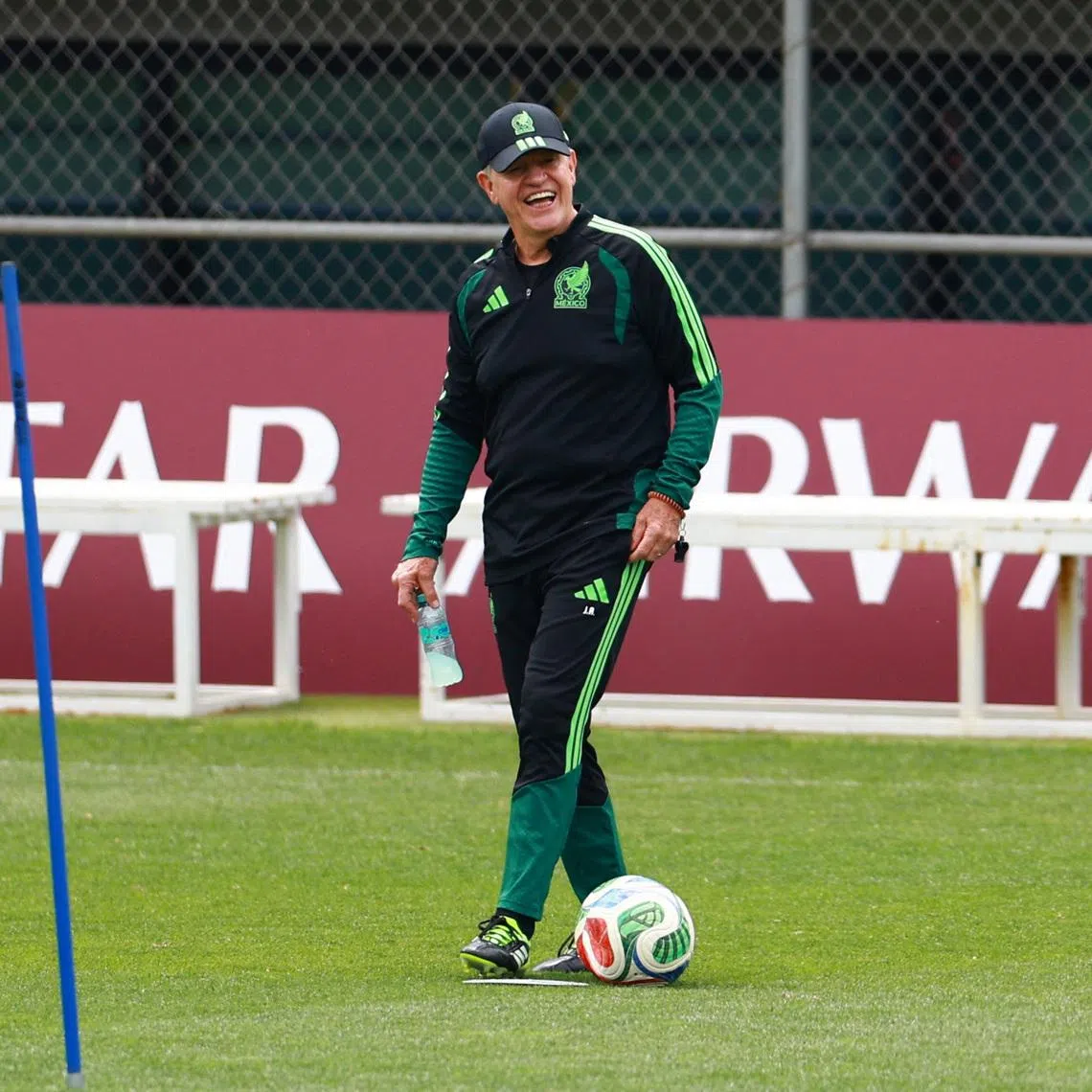 Soccer Football - FIFA World Cup 2026 - Mexico Training - Centro de Alto Rendimiento, Mexico City, Mexico - June 10, 2026 Mexico coach Javier Aguirre during training REUTERS/Raquel Cunha