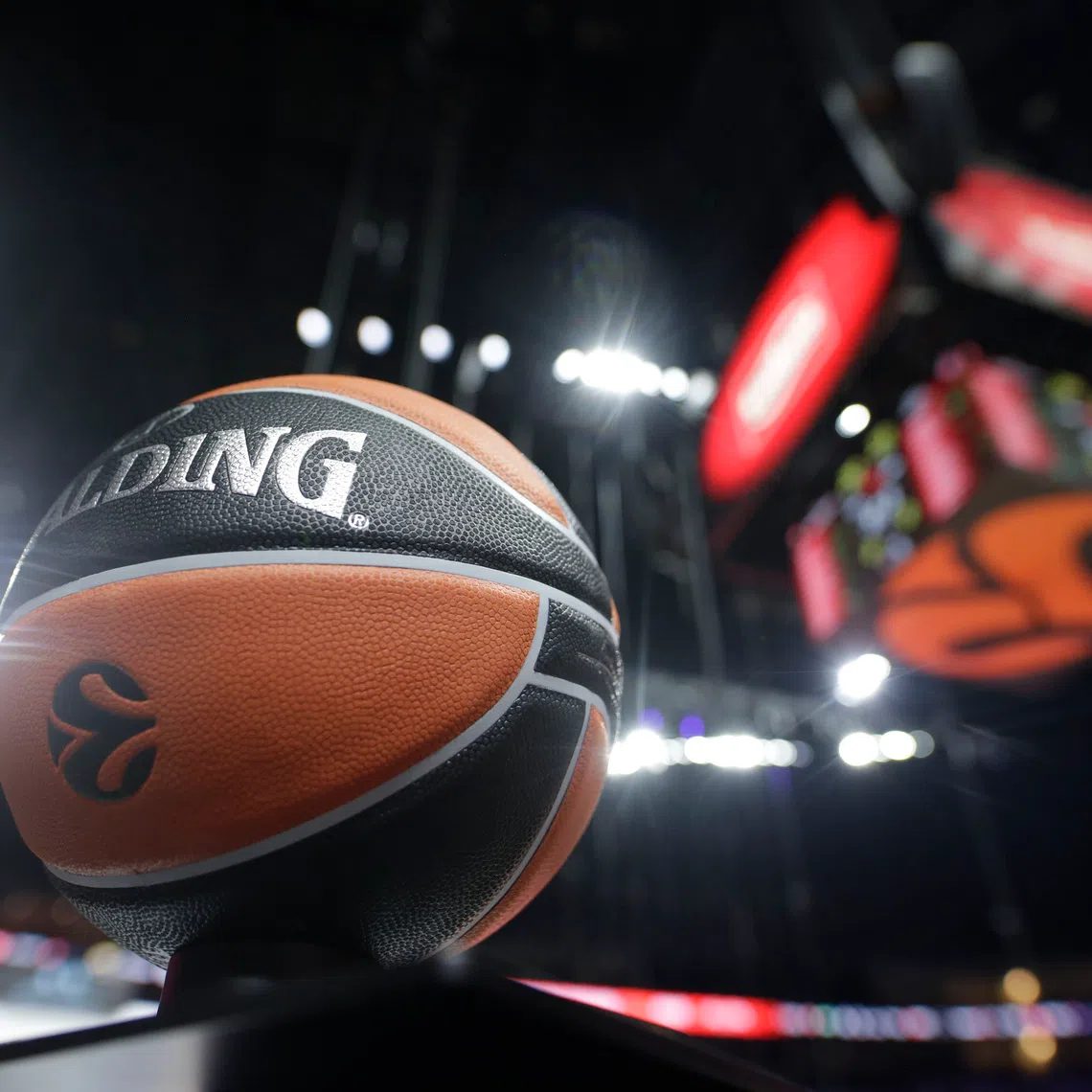 FILE PHOTO: Basketball - Euroleague Third Place Play Off - Olimpia Milano v CSKA Moscow - Lanxess Arena, Cologne, Germany - May 30, 2021 General view of the match ball REUTERS/Thilo Schmuelgen/File Photo