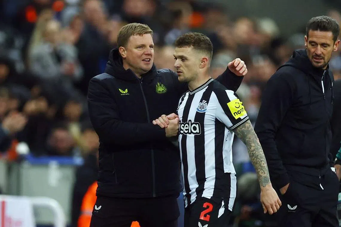 Soccer Football - Champions League - Group F - Newcastle United v AC Milan - St James' Park, Newcastle, Britain - December 13, 2023 Newcastle United manager Eddie Howe with Kieran Trippier after he was substituted Action Images via Reuters/Lee Smith/File Photo