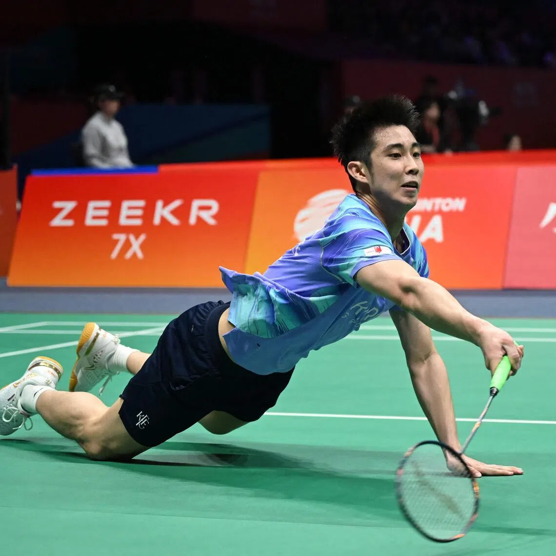Loh Kean Yew has beaten India's Srikanth Kidambi, Japan's Koki Watanabe and Taiwanese Chou Tien-chen to reach the semi-finals of the Badminton Asia Championship.