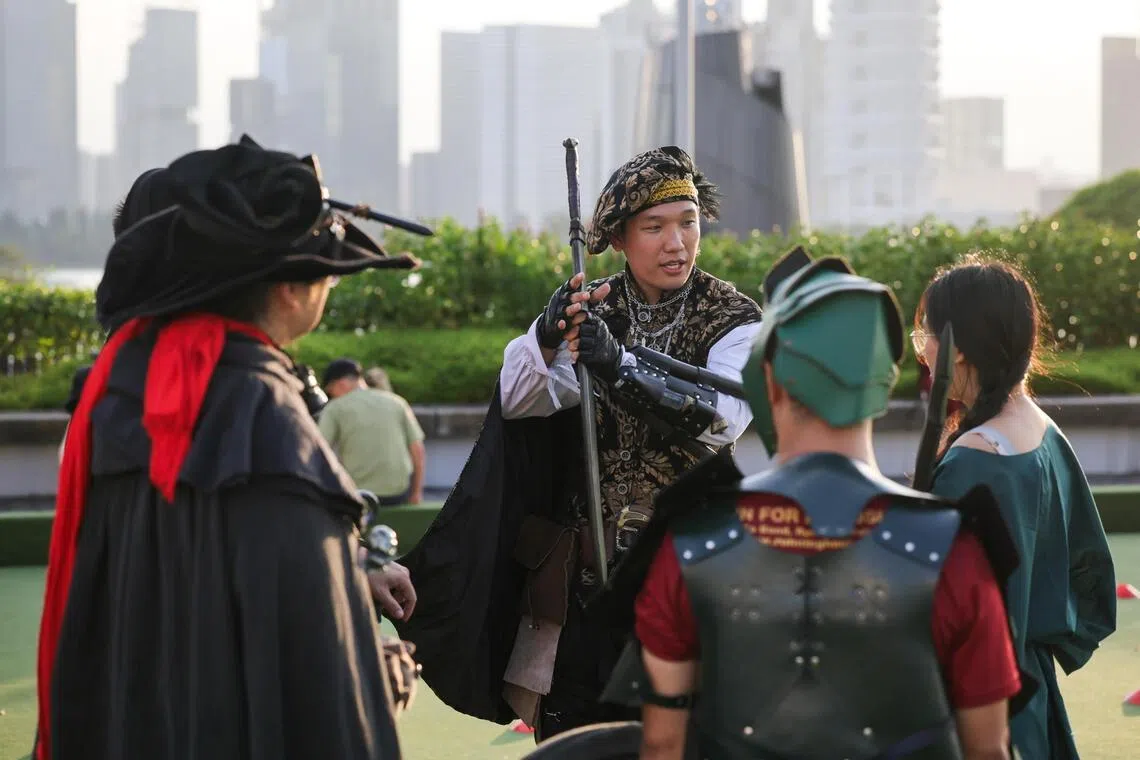 Ren Faire SG attendees are welcome to dress up in mediaeval or fantasy-inspired outfits. 
