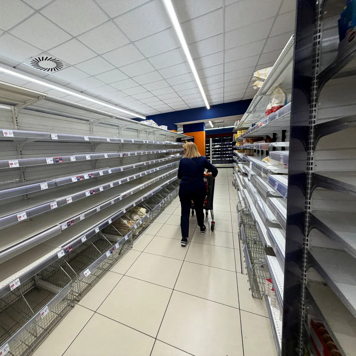 A supermarket in the Italian city of Naples on Oct 20. Deliveries have been disrupted amid ongoing protests by truck drivers over fuel prices and the cost of living.