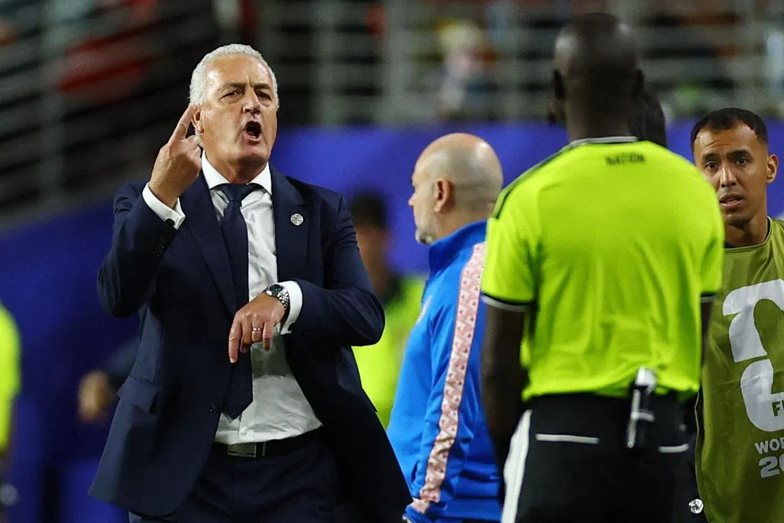 Soccer Football - FIFA World Cup 2026 - Group D - Turkey v Paraguay - San Francisco Bay Area Stadium, Santa Clara, California, U.S. - June 19, 2026 Paraguay coach Gustavo Alfaro reacts REUTERS/Luisa Gonzalez