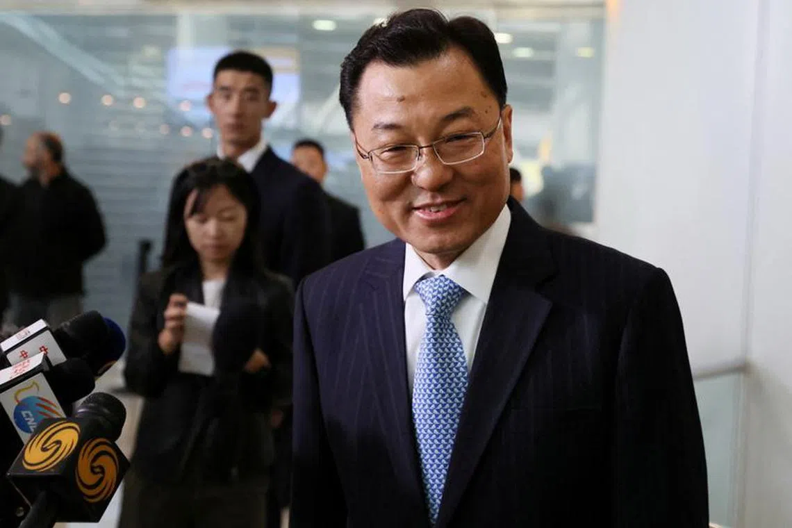 FILE PHOTO-Xie Feng, China&#039;s new ambassador to the U.S., addresses the media as he arrives at JFK airport in New York City, U.S., May 23, 2023. REUTERS/Brendan McDermid/File Photo
