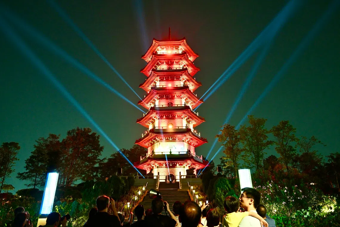Through a mesmerising fusion of projection, music and lantern light, the Cloud Pagoda transforms into a world of memory, longing and hope. As the barriers of time finally give way, Bai Suzhen and Xu Xian are reunited in this reimagined ending, and the garden glows with a radiant celebration of love, family and new beginnings.