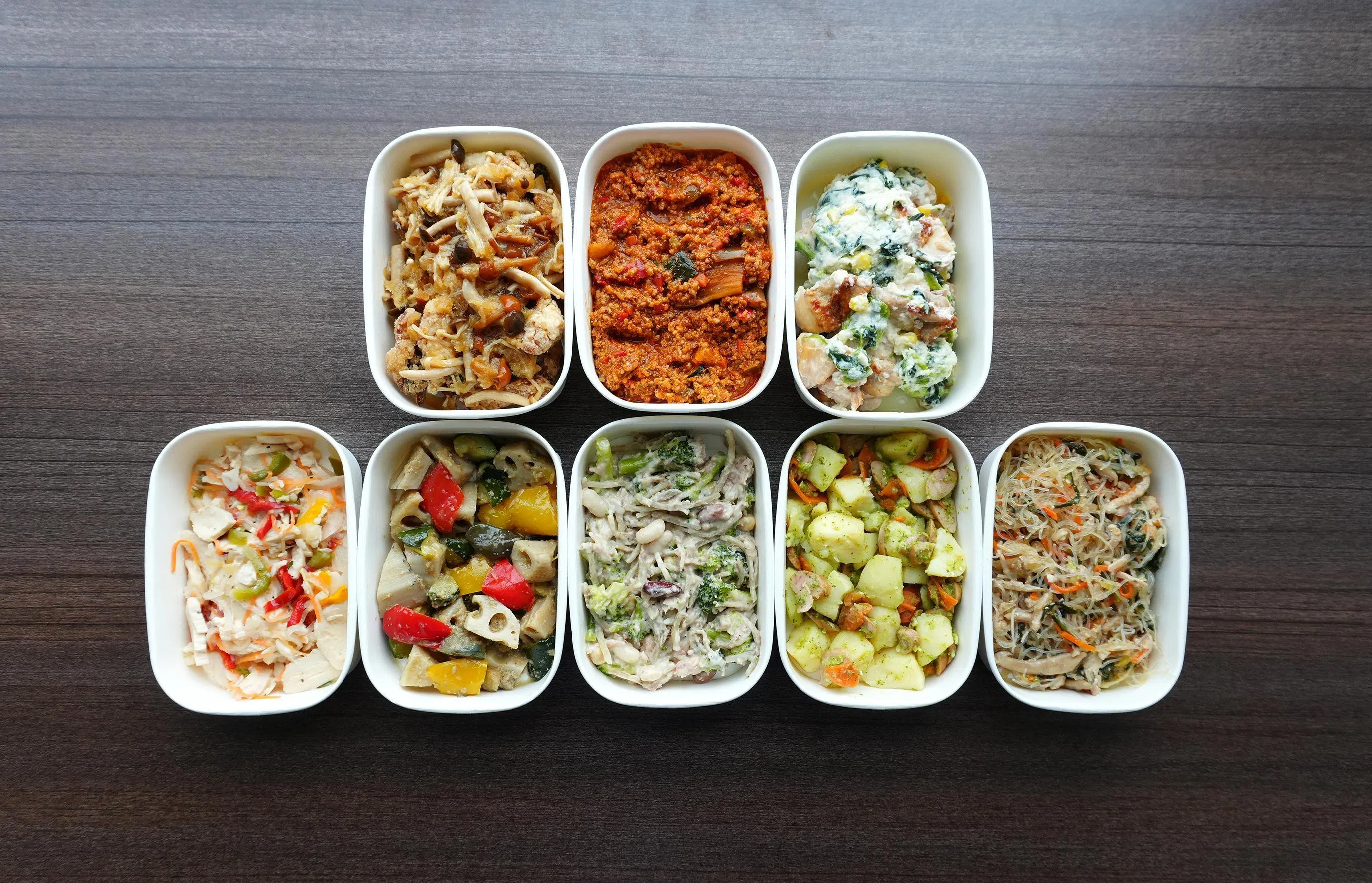 Tsuklio’s standard weekly set contains three mains and five sides.