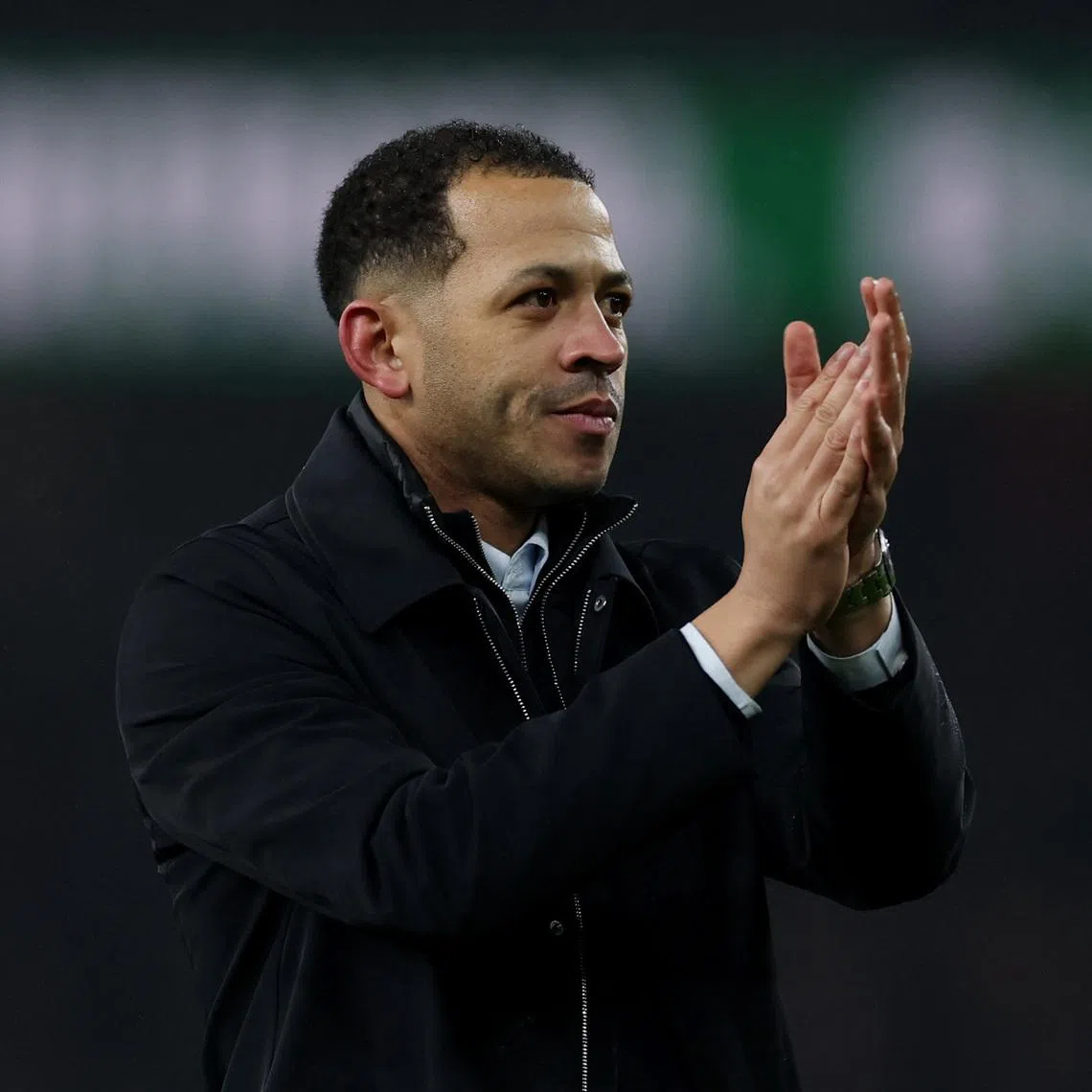 Soccer Football - Carabao Cup - Semi Final - Second Leg - Arsenal v Chelsea - Emirates Stadium, London, Britain - February 3, 2026 Chelsea manager Liam Rosenior applauds fans after the match Action Images via Reuters/Paul Childs