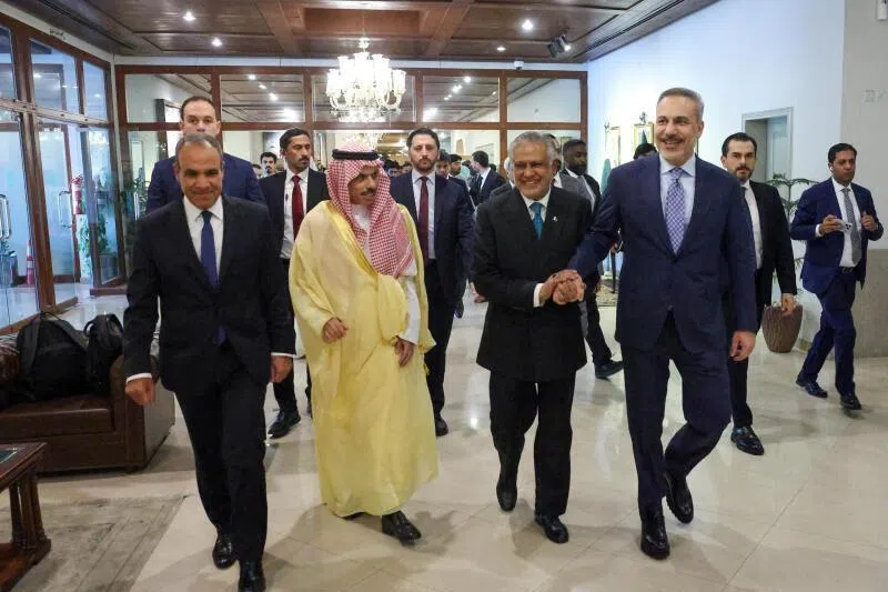 Pakistan says it’s ready to facilitate US-Iran talks within days