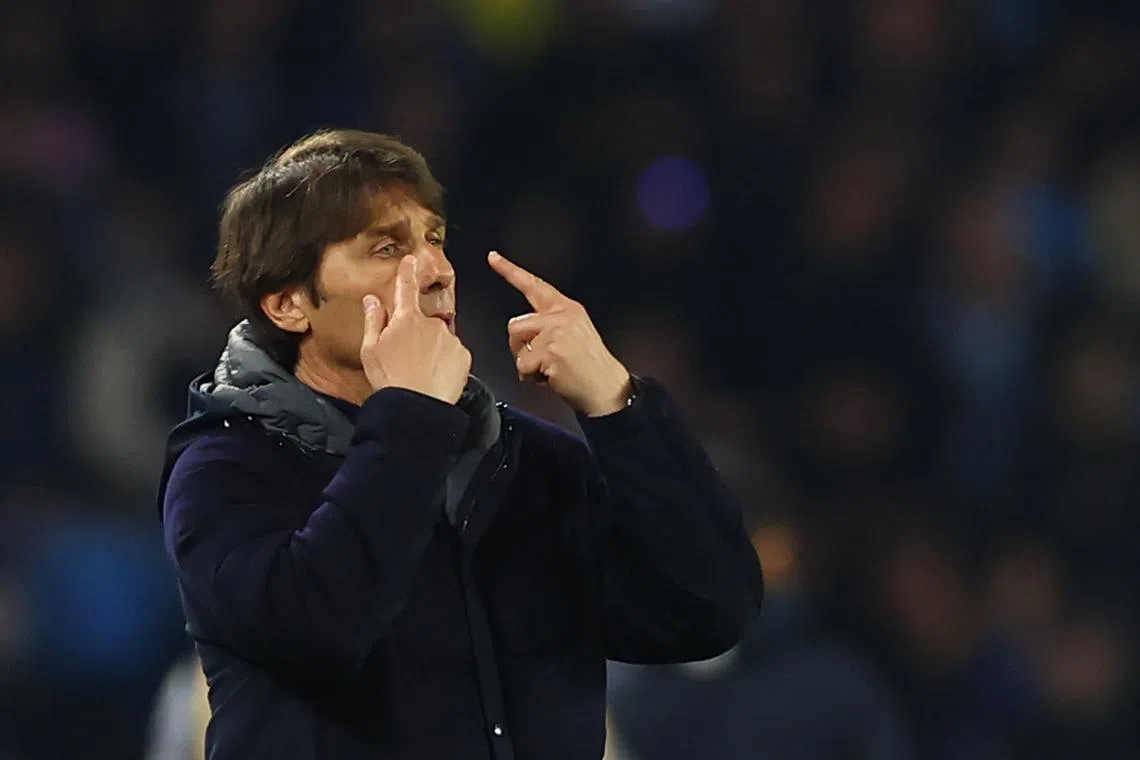 Soccer Football - Serie A - Napoli v AC Milan - Stadio Diego Armando Maradona, Naples, Italy - March 30, 2025 Napoli coach Antonio Conte reacts during the match REUTERS/Ciro De Luca