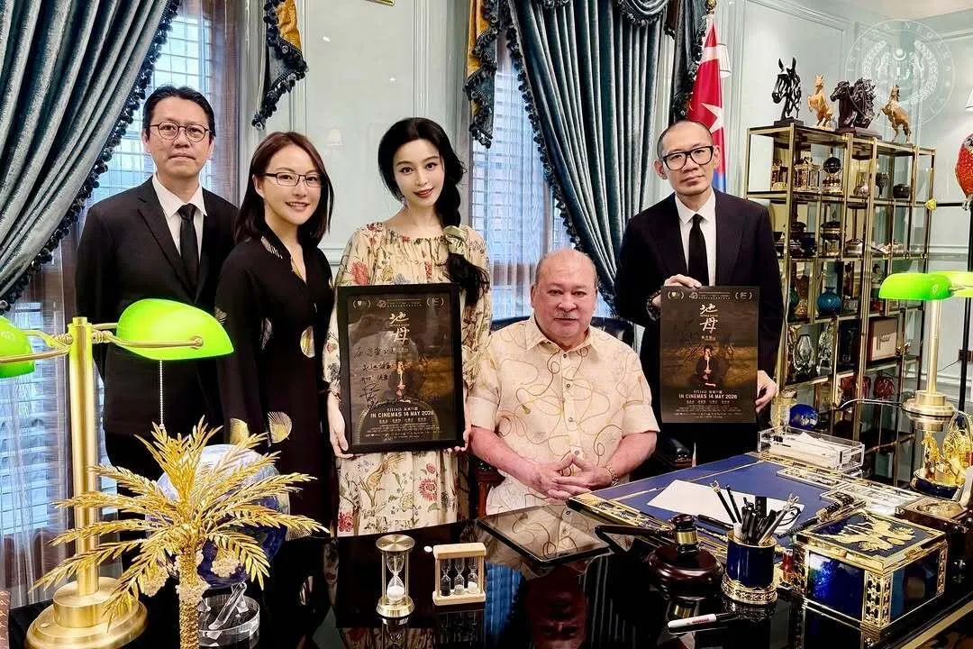Chinese actress Fan Bingbing meets Malaysian king during movie promotional tour