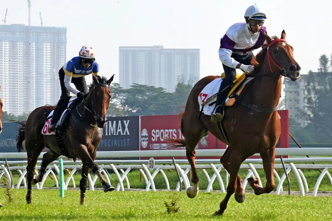 Banker’ssweetheart (Farhan Ghazali) showing her rivals a clean set of heels in the opening barrier trial at Sungai Besi on April 7.