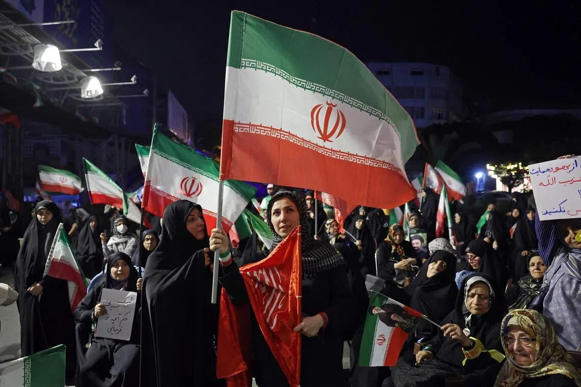 Dozens protest peace deal outside Iran foreign ministry: Media