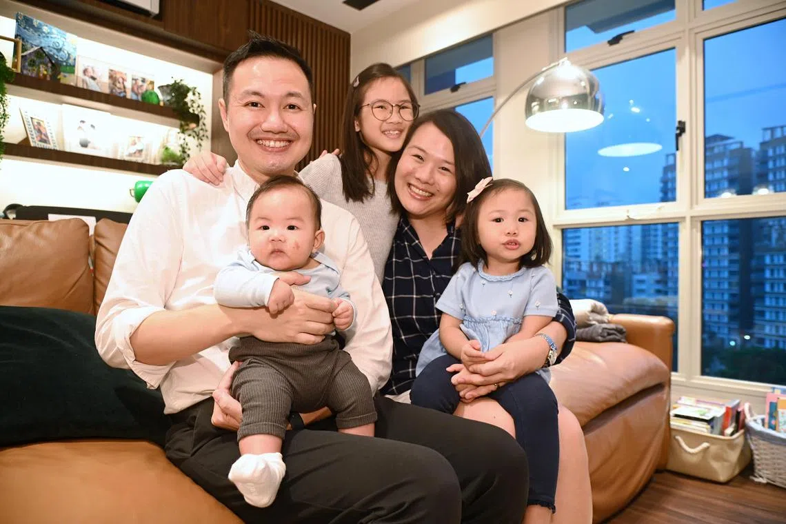 Mr Mervyn Loh, 38 , Tritone AV founder & Managing Director with his wife , Ms Ashley Yeo , 35, Director of Maple Bear ( Sembawang) Childcare Centre and 3 kids : Caitlyn ,8  ; Caroline,2 and Christopher , 4 months old . 




Feature on extended paternity leave: Mervyn took leave when his wife was pregnant and had to have bed rest because of an added tendency to have thrombosis. He also took leave after she gave birth as she had hypertension.